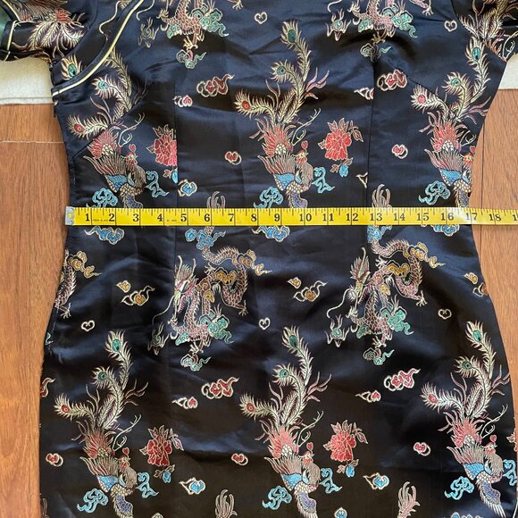 Vintage black qipao dress with dragon and rooster print - Picture 7 of 9